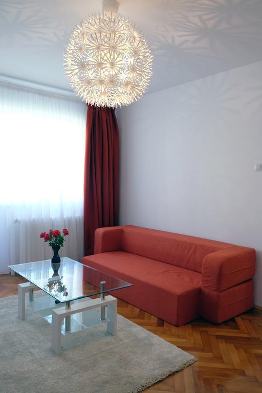 Olympus Apartment Alba Iulia Buitenkant foto